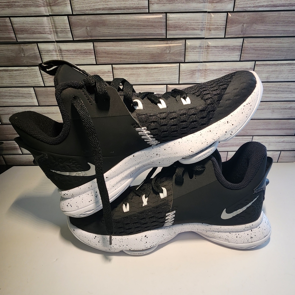 Nike LeBron Witness 5 Black Metallic Silver 2020